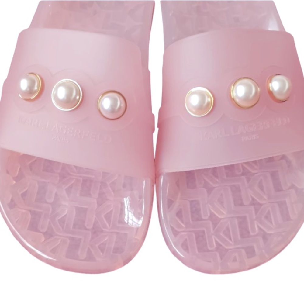 Karl Lagerfeld Paris Lt. Pink Pearl Accented Pool Slides Women’s size 7 New